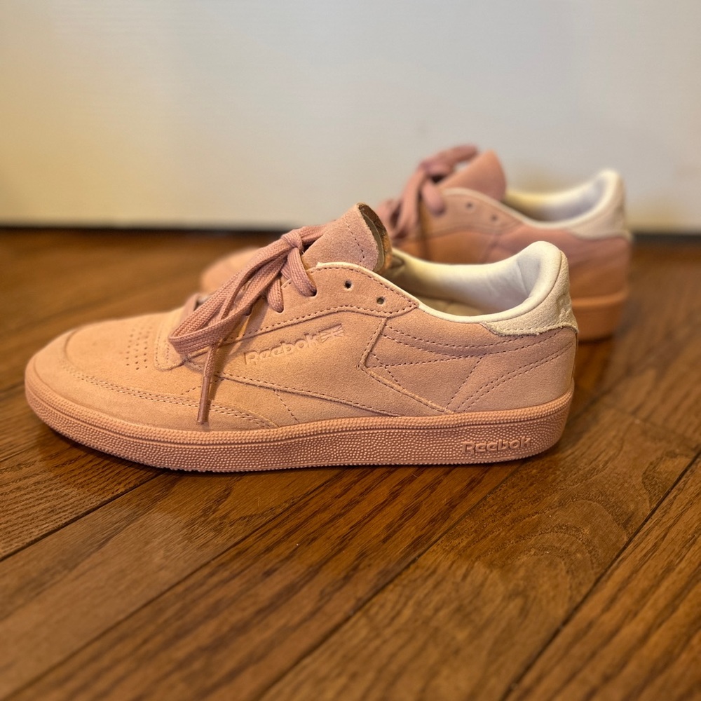 Reebok Suede Pink Sneakers Size 7.5 New